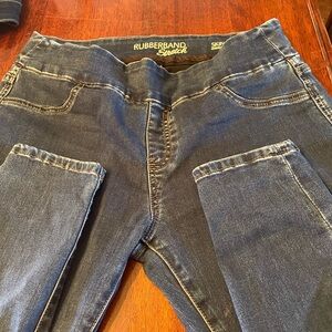 Soft and comfy Rubberband boutique jeans